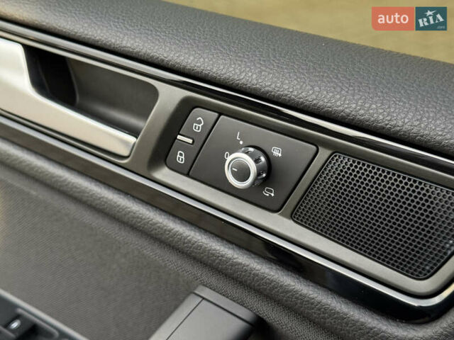 Коричневый Фольксваген Туарег, объемом двигателя 2.97 л и пробегом 292 тыс. км за 20500 $, фото 24 на Automoto.ua