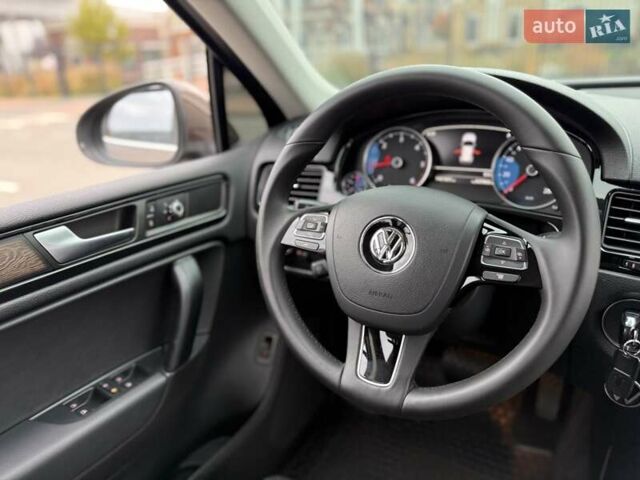 Коричневый Фольксваген Туарег, объемом двигателя 2.97 л и пробегом 144 тыс. км за 28500 $, фото 87 на Automoto.ua