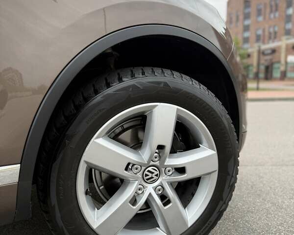 Коричневый Фольксваген Туарег, объемом двигателя 2.97 л и пробегом 144 тыс. км за 28500 $, фото 41 на Automoto.ua