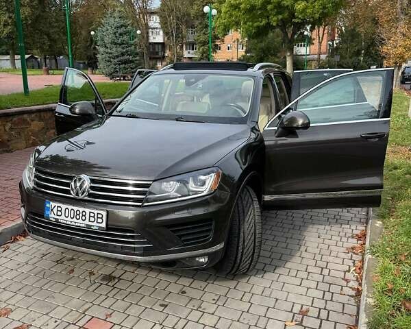 Коричневий Фольксваген Туарег, об'ємом двигуна 3.6 л та пробігом 253 тис. км за 20700 $, фото 1 на Automoto.ua