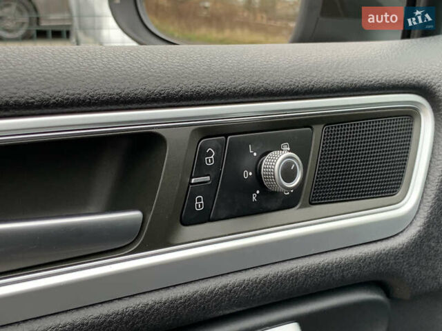 Коричневый Фольксваген Туарег, объемом двигателя 3 л и пробегом 227 тыс. км за 23855 $, фото 49 на Automoto.ua