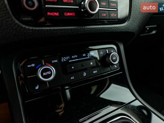 Коричневый Фольксваген Туарег, объемом двигателя 3 л и пробегом 100 тыс. км за 22796 $, фото 14 на Automoto.ua