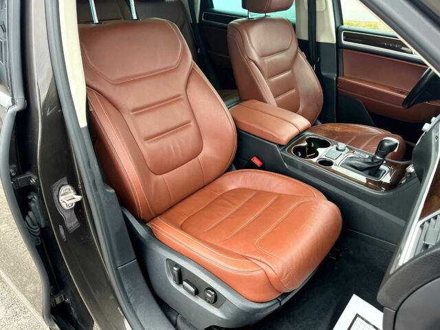 Коричневый Фольксваген Туарег, объемом двигателя 3 л и пробегом 74 тыс. км за 8000 $, фото 10 на Automoto.ua