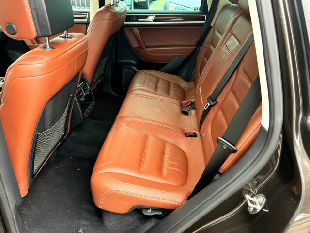 Коричневый Фольксваген Туарег, объемом двигателя 3 л и пробегом 74 тыс. км за 8000 $, фото 11 на Automoto.ua