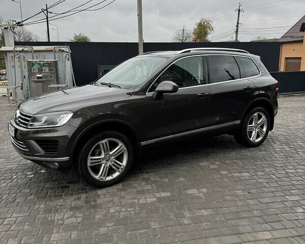 Коричневый Фольксваген Туарег, объемом двигателя 3 л и пробегом 160 тыс. км за 28300 $, фото 2 на Automoto.ua