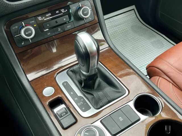 Коричневый Фольксваген Туарег, объемом двигателя 3 л и пробегом 74 тыс. км за 8000 $, фото 8 на Automoto.ua