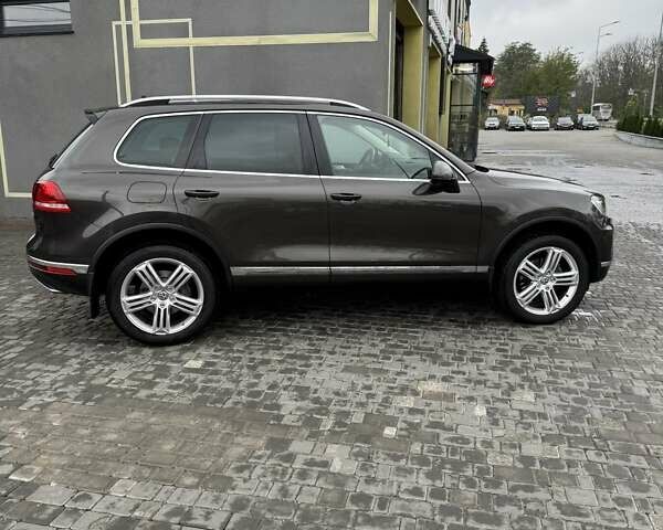 Коричневый Фольксваген Туарег, объемом двигателя 3 л и пробегом 160 тыс. км за 28300 $, фото 6 на Automoto.ua