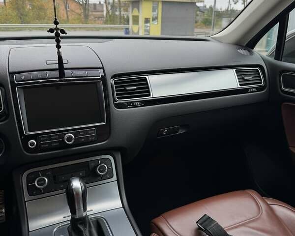 Коричневый Фольксваген Туарег, объемом двигателя 3 л и пробегом 160 тыс. км за 28300 $, фото 16 на Automoto.ua