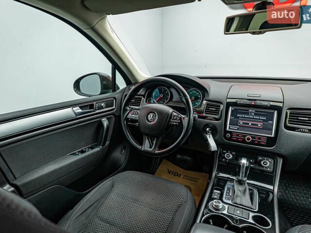 Коричневый Фольксваген Туарег, объемом двигателя 3 л и пробегом 100 тыс. км за 22796 $, фото 10 на Automoto.ua