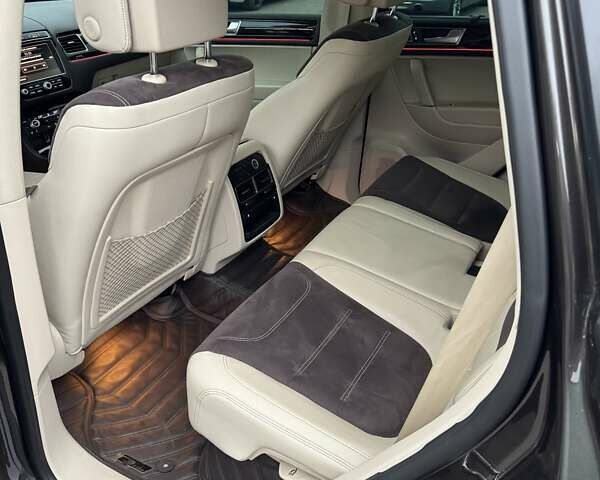 Коричневий Фольксваген Туарег, об'ємом двигуна 3 л та пробігом 162 тис. км за 31000 $, фото 10 на Automoto.ua