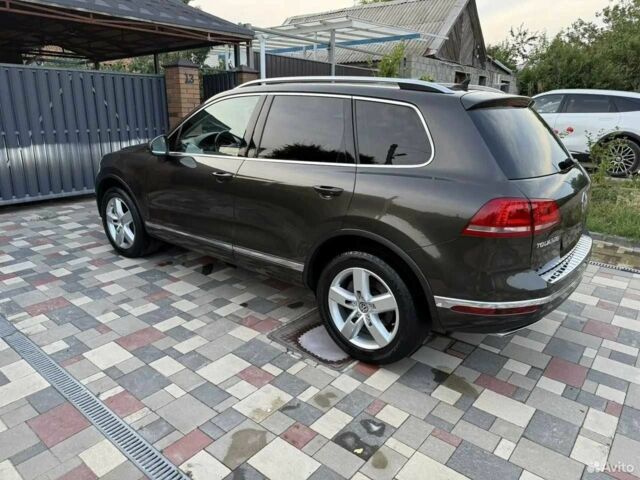 Коричневый Фольксваген Туарег, объемом двигателя 3 л и пробегом 120 тыс. км за 20500 $, фото 2 на Automoto.ua