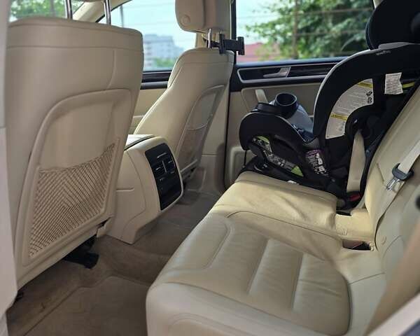 Коричневый Фольксваген Туарег, объемом двигателя 2.97 л и пробегом 160 тыс. км за 29000 $, фото 25 на Automoto.ua