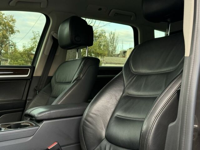 Коричневый Фольксваген Туарег, объемом двигателя 3 л и пробегом 152 тыс. км за 29999 $, фото 16 на Automoto.ua