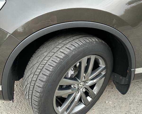 Коричневый Фольксваген Туарег, объемом двигателя 0 л и пробегом 212 тыс. км за 30000 $, фото 17 на Automoto.ua