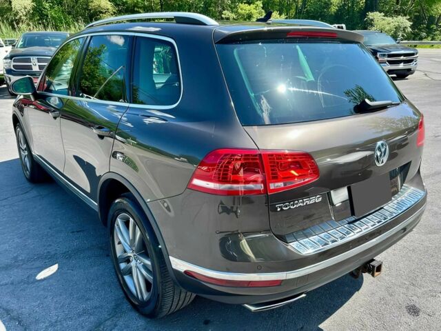 Коричневий Фольксваген Туарег, об'ємом двигуна 3 л та пробігом 73 тис. км за 4600 $, фото 5 на Automoto.ua