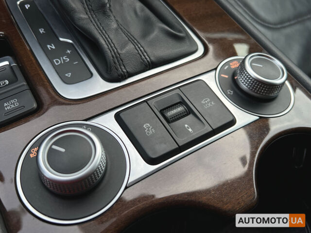 Коричневый Фольксваген Туарег, объемом двигателя 3 л и пробегом 128 тыс. км за 33800 $, фото 18 на Automoto.ua