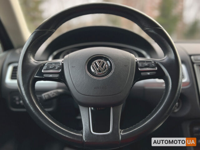 Коричневый Фольксваген Туарег, объемом двигателя 3 л и пробегом 128 тыс. км за 33800 $, фото 21 на Automoto.ua