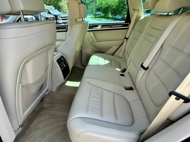 Коричневий Фольксваген Туарег, об'ємом двигуна 3 л та пробігом 73 тис. км за 4600 $, фото 11 на Automoto.ua