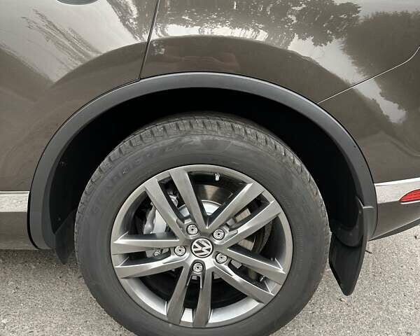 Коричневый Фольксваген Туарег, объемом двигателя 0 л и пробегом 212 тыс. км за 30000 $, фото 16 на Automoto.ua