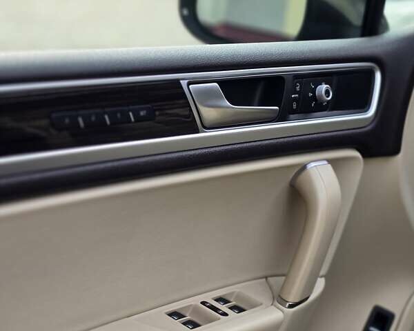 Коричневый Фольксваген Туарег, объемом двигателя 2.97 л и пробегом 160 тыс. км за 29000 $, фото 8 на Automoto.ua