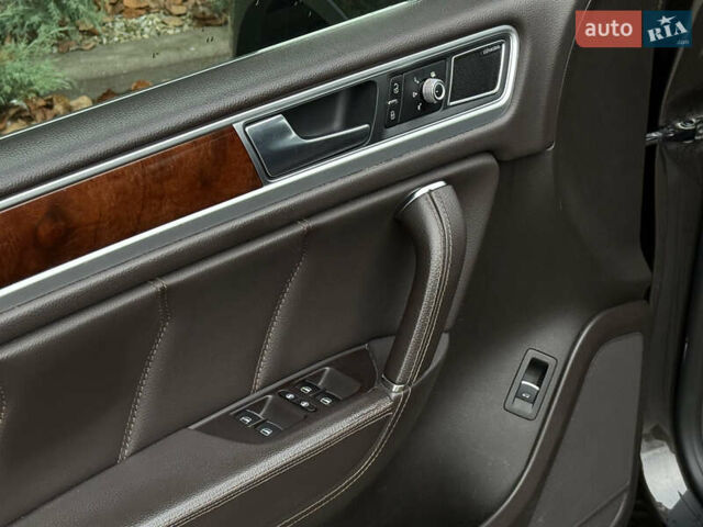 Коричневый Фольксваген Туарег, объемом двигателя 2.97 л и пробегом 248 тыс. км за 28900 $, фото 11 на Automoto.ua