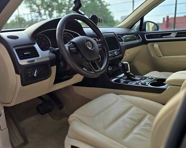 Коричневый Фольксваген Туарег, объемом двигателя 2.97 л и пробегом 160 тыс. км за 29000 $, фото 10 на Automoto.ua