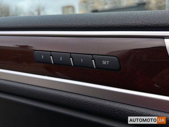 Коричневый Фольксваген Туарег, объемом двигателя 3 л и пробегом 128 тыс. км за 33800 $, фото 13 на Automoto.ua