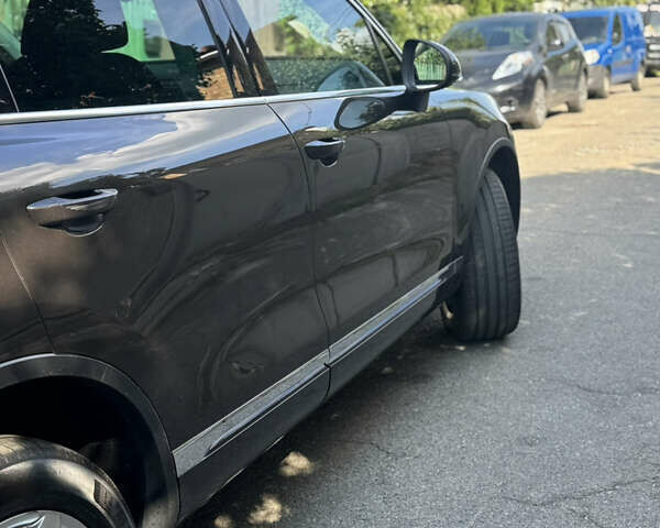 Коричневый Фольксваген Туарег, объемом двигателя 3 л и пробегом 135 тыс. км за 25100 $, фото 4 на Automoto.ua