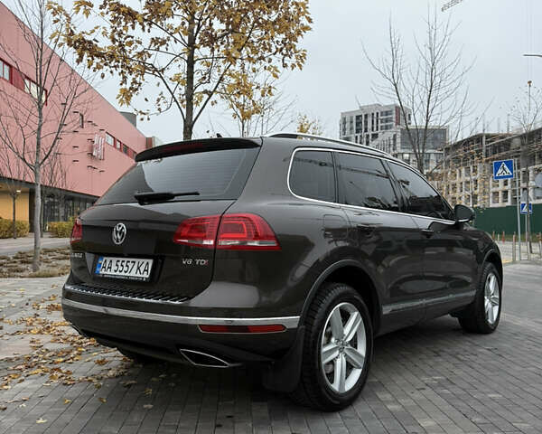 Коричневый Фольксваген Туарег, объемом двигателя 2.97 л и пробегом 136 тыс. км за 34000 $, фото 3 на Automoto.ua