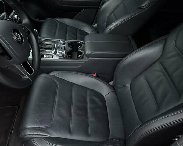 Коричневый Фольксваген Туарег, объемом двигателя 2.97 л и пробегом 136 тыс. км за 34000 $, фото 8 на Automoto.ua