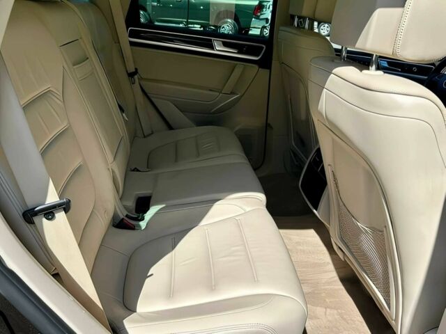 Коричневий Фольксваген Туарег, об'ємом двигуна 3 л та пробігом 73 тис. км за 4600 $, фото 12 на Automoto.ua