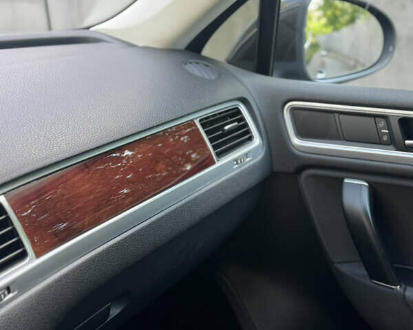 Коричневый Фольксваген Туарег, объемом двигателя 3 л и пробегом 135 тыс. км за 25100 $, фото 13 на Automoto.ua