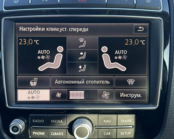 Коричневый Фольксваген Туарег, объемом двигателя 2.97 л и пробегом 205 тыс. км за 26500 $, фото 35 на Automoto.ua