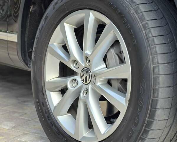 Коричневый Фольксваген Туарег, объемом двигателя 2.97 л и пробегом 160 тыс. км за 29000 $, фото 1 на Automoto.ua