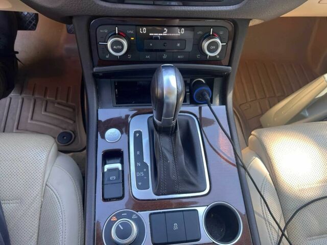 Коричневий Фольксваген Туарег, об'ємом двигуна 3.6 л та пробігом 78 тис. км за 15500 $, фото 7 на Automoto.ua