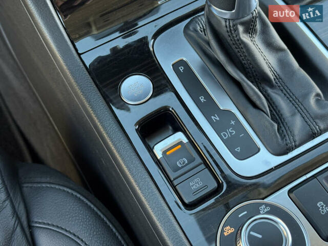 Коричневый Фольксваген Туарег, объемом двигателя 3 л и пробегом 220 тыс. км за 26500 $, фото 47 на Automoto.ua