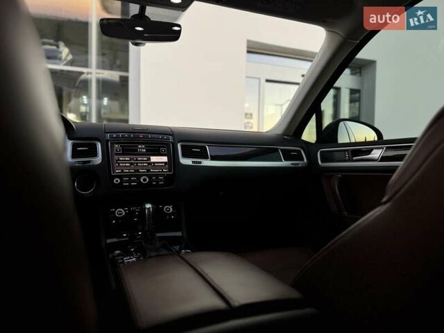 Коричневий Фольксваген Туарег, об'ємом двигуна 2.97 л та пробігом 220 тис. км за 28990 $, фото 51 на Automoto.ua