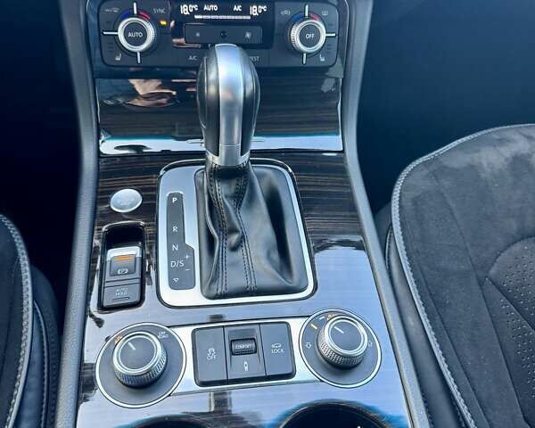 Коричневый Фольксваген Туарег, объемом двигателя 2.97 л и пробегом 155 тыс. км за 31000 $, фото 14 на Automoto.ua