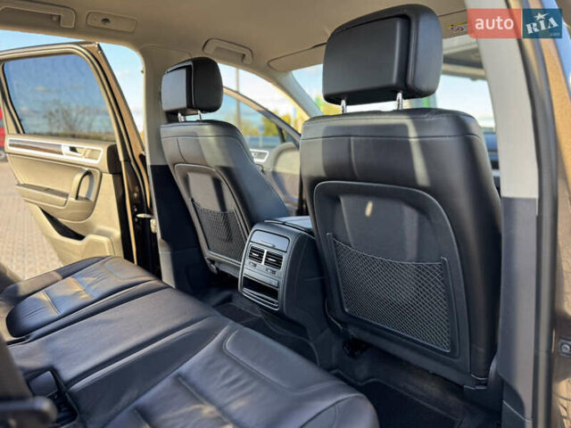 Коричневый Фольксваген Туарег, объемом двигателя 3 л и пробегом 220 тыс. км за 26500 $, фото 54 на Automoto.ua