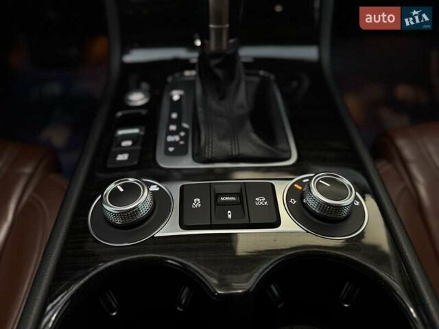 Коричневий Фольксваген Туарег, об'ємом двигуна 2.97 л та пробігом 220 тис. км за 28990 $, фото 53 на Automoto.ua