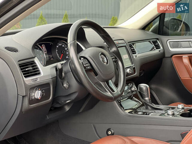 Коричневый Фольксваген Туарег, объемом двигателя 3 л и пробегом 220 тыс. км за 29800 $, фото 26 на Automoto.ua