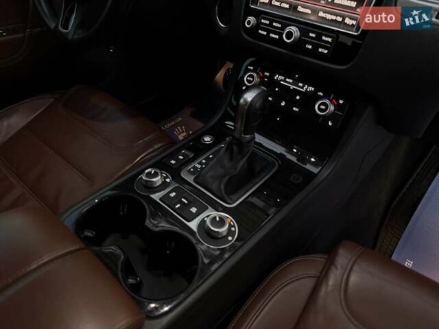 Коричневий Фольксваген Туарег, об'ємом двигуна 2.97 л та пробігом 220 тис. км за 28990 $, фото 61 на Automoto.ua