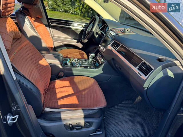 Коричневий Фольксваген Туарег, об'ємом двигуна 2.97 л та пробігом 256 тис. км за 26000 $, фото 7 на Automoto.ua
