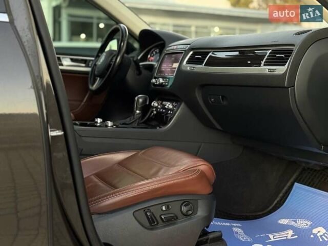 Коричневий Фольксваген Туарег, об'ємом двигуна 2.97 л та пробігом 220 тис. км за 28990 $, фото 65 на Automoto.ua