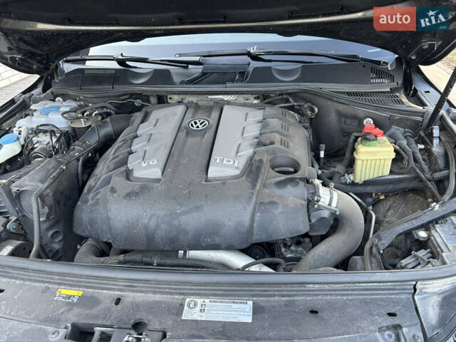 Коричневий Фольксваген Туарег, об'ємом двигуна 3 л та пробігом 154 тис. км за 33300 $, фото 4 на Automoto.ua