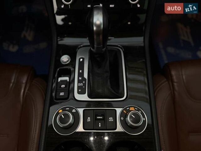 Коричневий Фольксваген Туарег, об'ємом двигуна 2.97 л та пробігом 220 тис. км за 28990 $, фото 54 на Automoto.ua