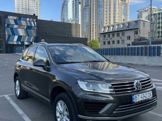 Коричневий Фольксваген Туарег, об'ємом двигуна 3 л та пробігом 257 тис. км за 28900 $, фото 1 на Automoto.ua