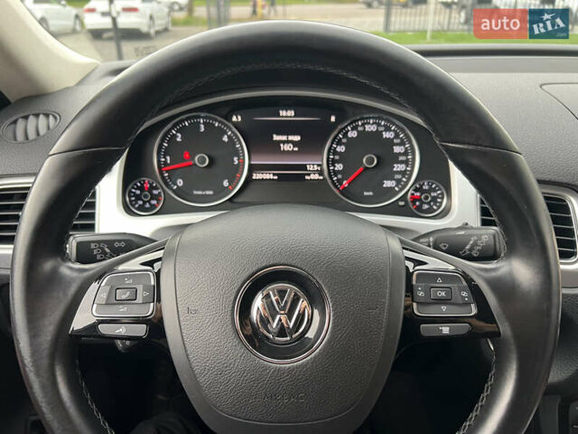 Коричневый Фольксваген Туарег, объемом двигателя 3 л и пробегом 220 тыс. км за 29800 $, фото 52 на Automoto.ua