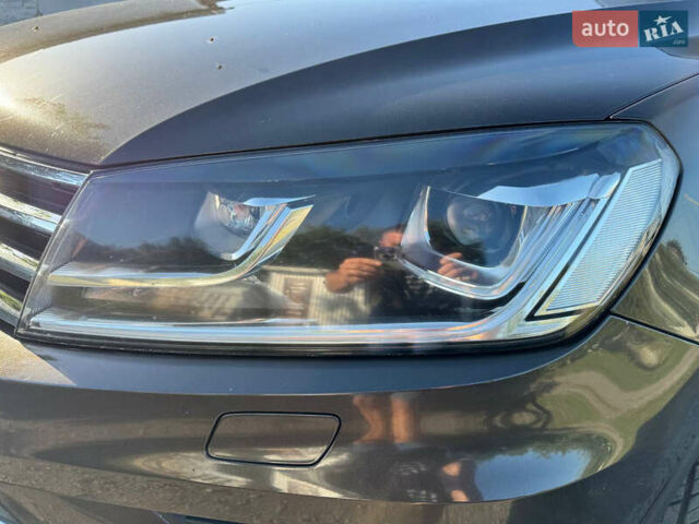 Коричневий Фольксваген Туарег, об'ємом двигуна 2.97 л та пробігом 256 тис. км за 26000 $, фото 23 на Automoto.ua