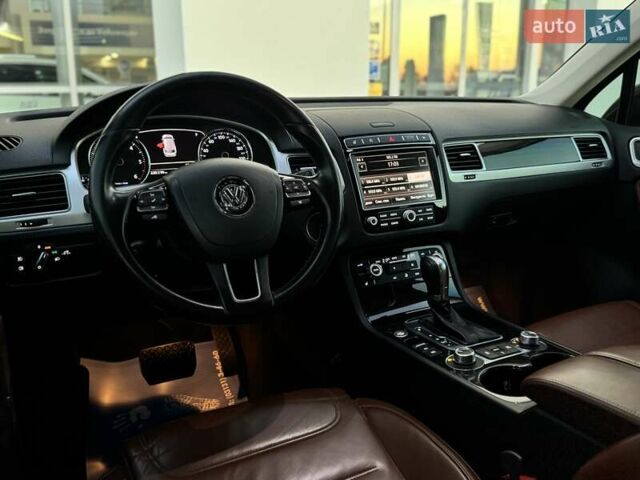 Коричневий Фольксваген Туарег, об'ємом двигуна 2.97 л та пробігом 220 тис. км за 28990 $, фото 45 на Automoto.ua